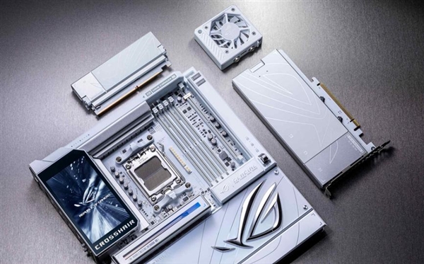 华硕全新AMD 800系列主板亮相CES 2026