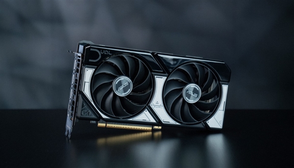 画面撕裂别慌！华硕显卡启用G-SYNC让每一帧都精准同步