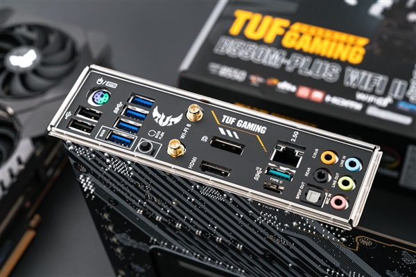 5500X3D装机首选华硕B550重炮手WIFI二代主板