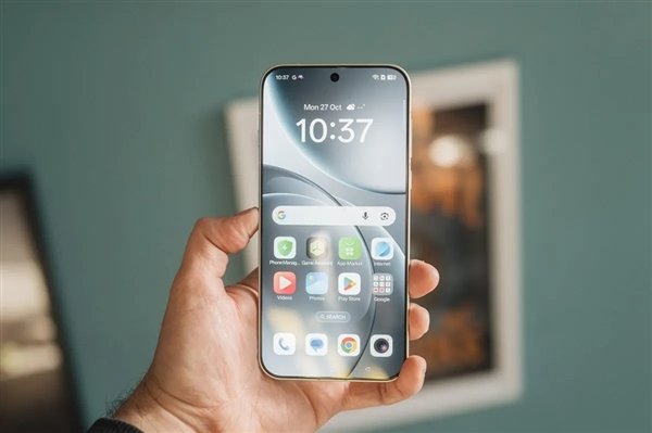 OPPO Find X9 Ultra增距镜首次亮相：行业最大进光量！