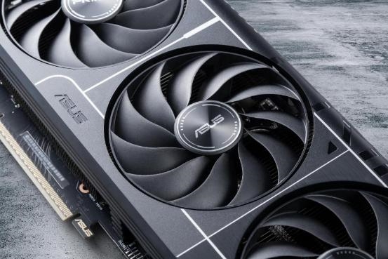 AI 技术革新代理式系统！华硕RTX50显卡保障用户安全体验