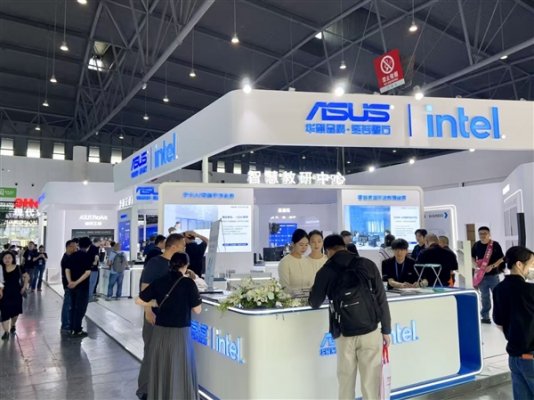 以 AI 算力赋能教育数字化 华硕商用重磅亮相第87届中国教育装备展示会