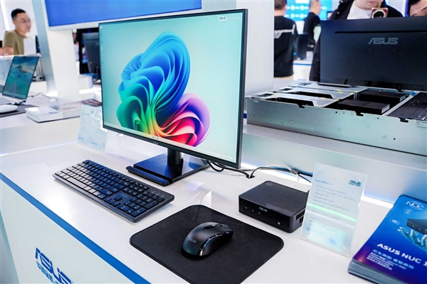 以 AI 算力赋能教育数字化 华硕商用重磅亮相第87届中国教育装备展示会