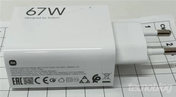 <a href='http://www.mi.com/' target='_blank'><u>小米</u></a>17T真机外观曝光：带<a href='www.leica-camera.com/' target='_blank'><u>徕卡</u></a>标的天玑旗舰！