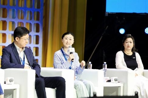 金爵闪耀 AI共舞：“电影之城”的科技协奏