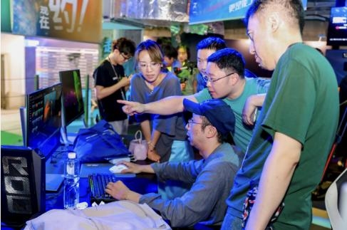 金爵闪耀 AI共舞：“电影之城”的科技协奏