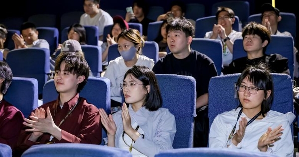 金爵闪耀 AI共舞：“电影之城”的科技协奏
