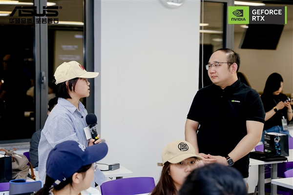 华硕ProArt创16 RTX 50系列笔记本走进清华大学校园公开课赋能创意实践