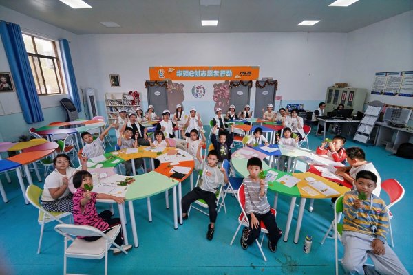 华硕e创志愿者行动同期走进江西吉水、崇仁——以AI影像点亮乡村美育 